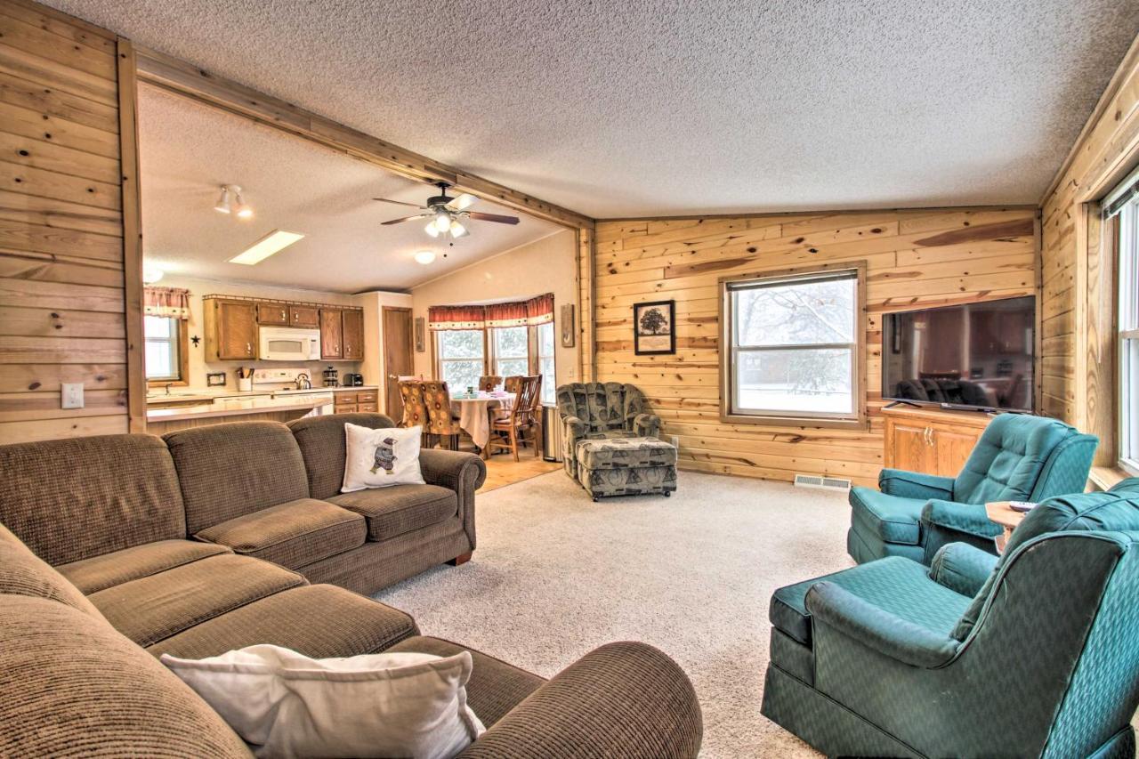 Cozy Crosby Cabin Near Serpent Lake And Main St Exterior photo